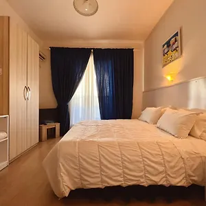 Tirana Central Guesthouse Hotel